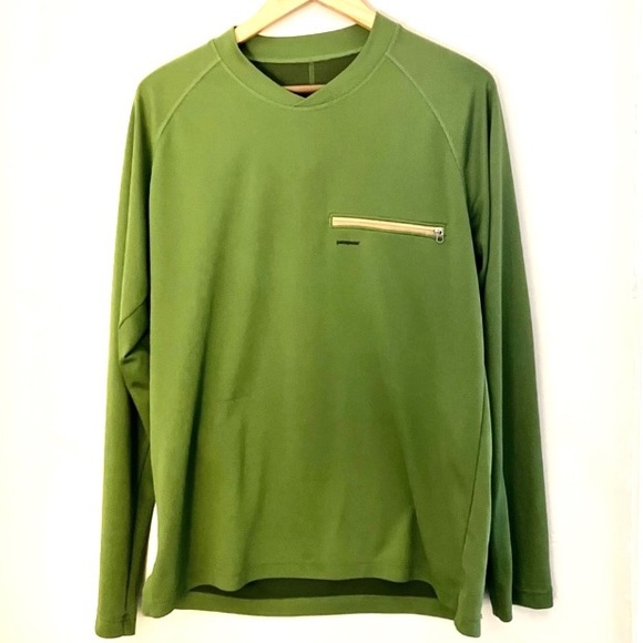 Patagonia Green Mesh Layering  Pullover Top Size Medium - Picture 1 of 7